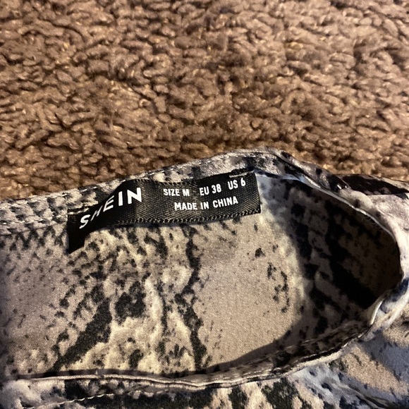 tank top, snake skin, black and white, size medium - Picture 2 of 2